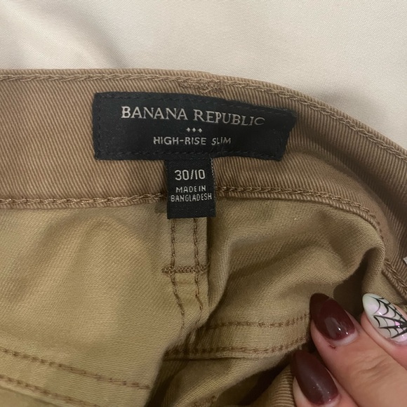 Banana Republic - High-Rise Slim Cargo Jean - Picture 3 of 3